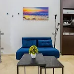Arc Suite 33